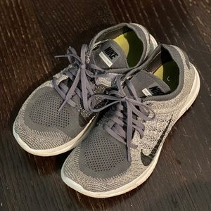 Women's size 10 Nike Flyknit